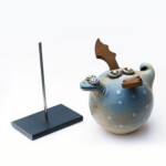 Drache "Schneeflocke" mit Sockel Keramik Drache Schneeflocke